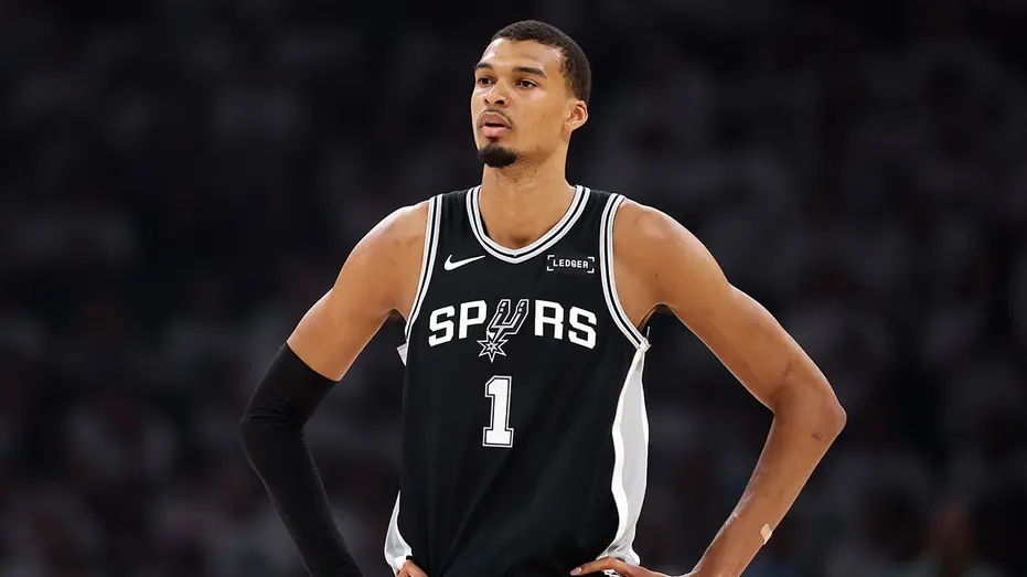 Thunder Dominate Spurs in Game 5, Push Them to the Brink