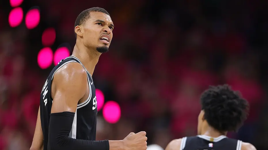 Thunder overcome 15-point deficit to lead series against Spurs despite Wembanyama's 26 points