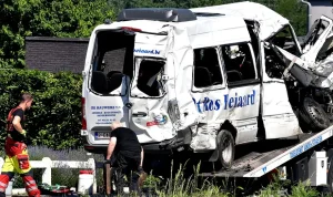 train-and-minibus-collision-in-belgium-kills-four-including-two-children-47822 Train and Minibus Collision in Belgium Kills Four, Including Two Children