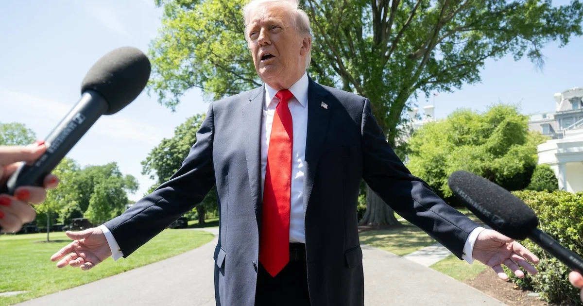 Trump Halts Project Freedom in Strait of Hormuz to Pursue Iran Deal
