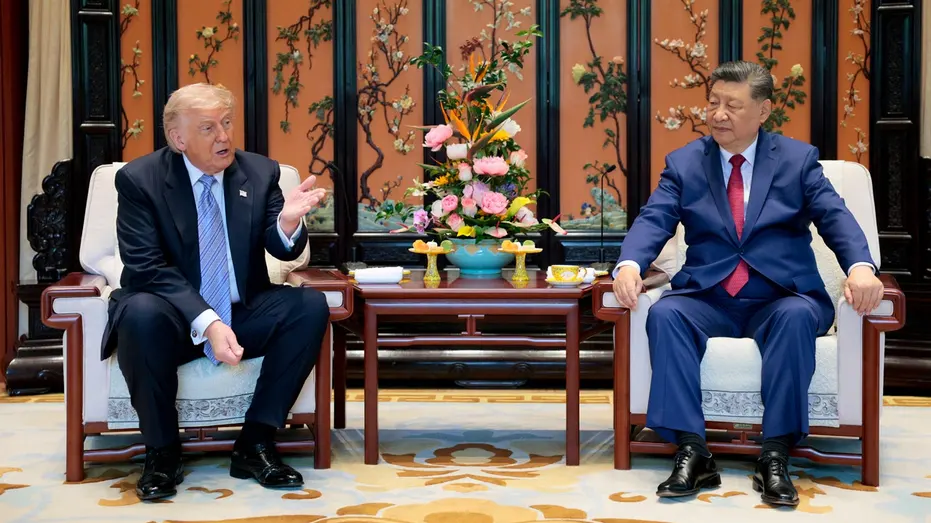 Trump praises "fantastic trade deals" before meeting with Xi amid tariff dispute
