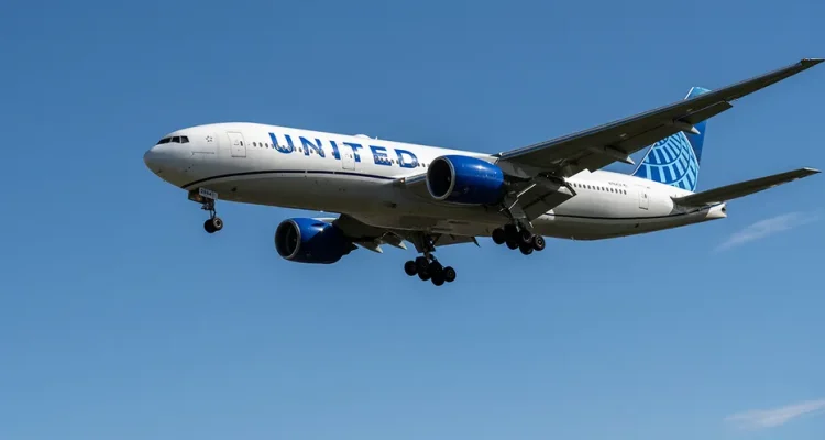United Flight From Chicago Makes Emergency Landing After Passenger Attempts To Breach Cockpit