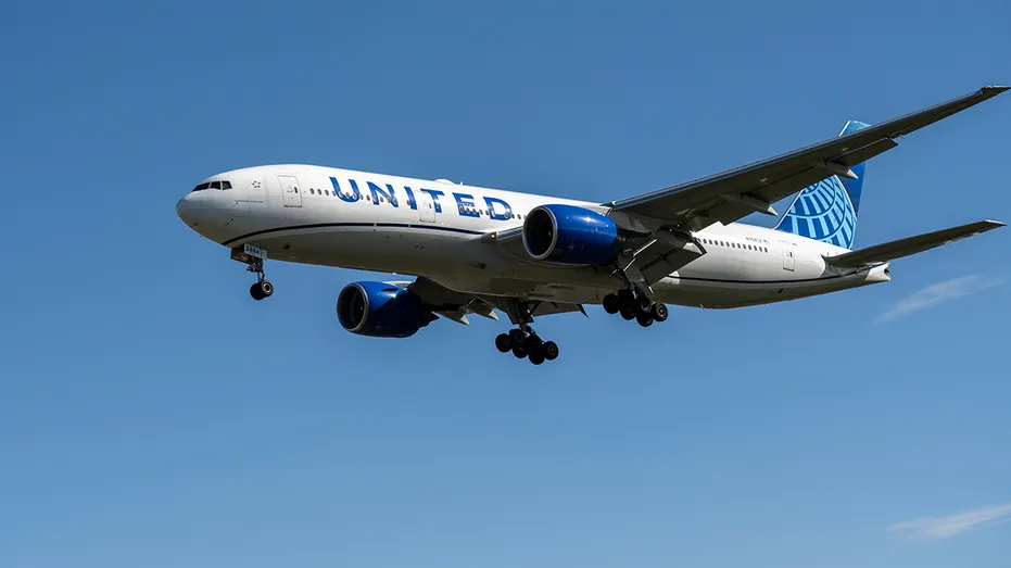United Flight From Chicago Makes Emergency Landing After Passenger Attempts To Breach Cockpit