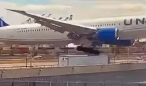 United plane hits pole and truck on Newark landing in new dramatic video