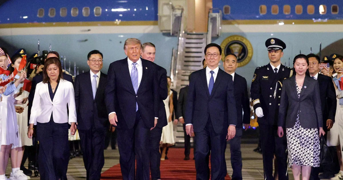 US CEOs Worth $1 Trillion Join Trump in China