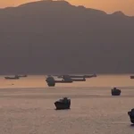 U.S. Destroyers in Hormuz Strait Repel Iranian Assaults
