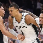 Victor Wembanyama's 33 points lead Spurs to dominant Game 4 win, evening Western Conference Finals