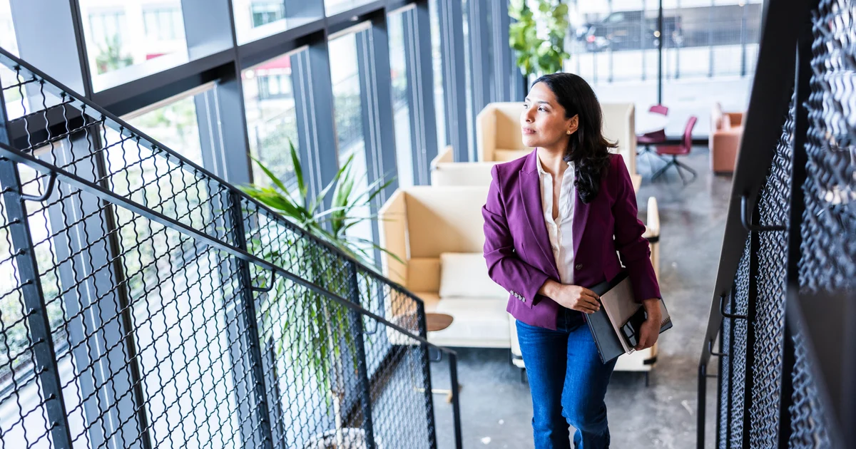 1 in 4 professionals facing mid-career stagnation, study reveals