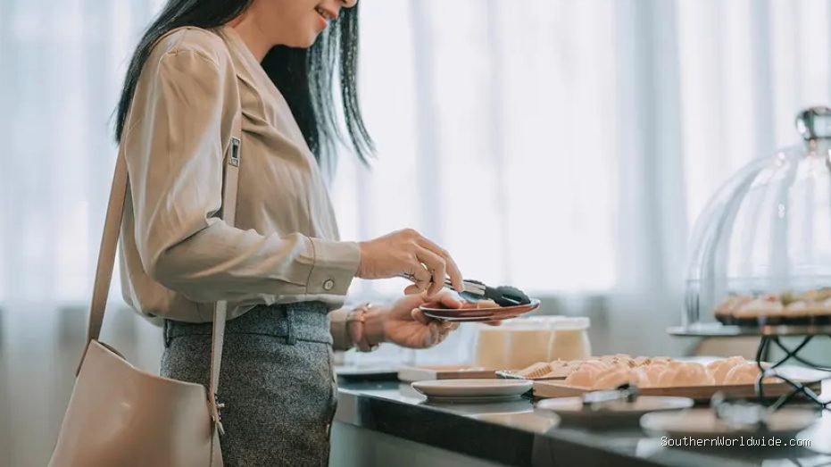 Airlines Reconsider Loyalty Perks Amidst Crowded Airport Lounges