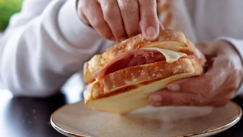 An additional daily portion of processed meat increases cancer risk