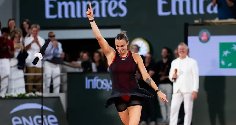 Andy Roddick Questions Odd Request for Aryna Sabalenka's Dance After French Open Victory Over Naomi Osaka