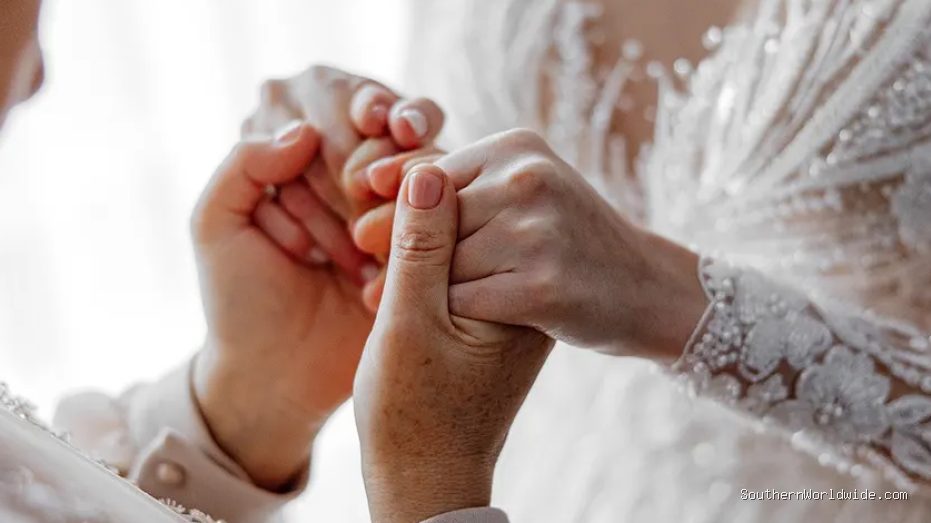 Bride in full wedding gown makes 2-hour hospital trip to see her mother before the ceremony