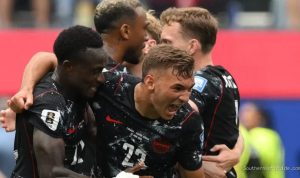 Canada's 92nd-Minute Goal Secures Historic First World Cup Knockout Stage Win