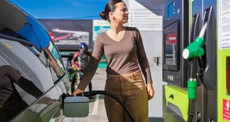 Energy Experts: Gas Prices Expected to Stay High for Months