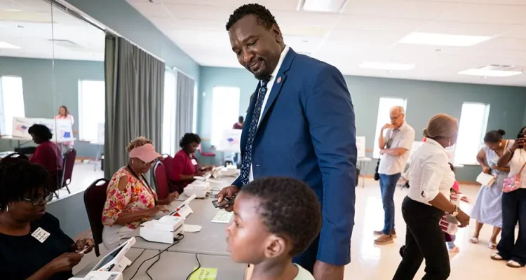 Ex-pro basketball player wins shot at becoming next governor of South Carolina