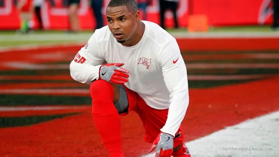 Former NFL Player's Family Sues Oakland Police Over Fatal Incident