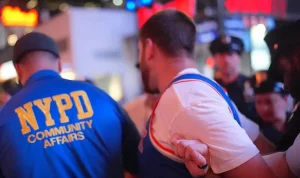 knicks-fans-arrested-officer-injured-during-game-2-nba-finals-celebration-78851 Knicks Fans Arrested, Officer Injured During Game 2 NBA Finals Celebration
