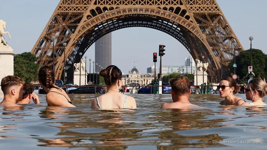 Landmarks Limit Hours Amid Deadly Heat Wave