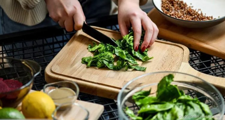 Leafy Greens May Offer Lung Protection, Study Finds