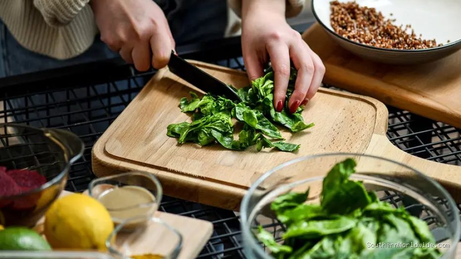 Leafy Greens May Offer Lung Protection, Study Finds