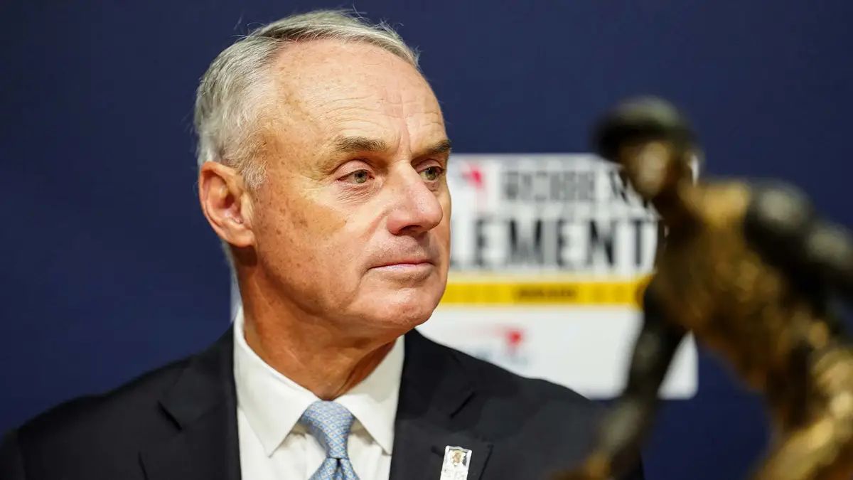 Manfred Warns: Salary Cap Push Could Spark 1994-Style Work Stoppage