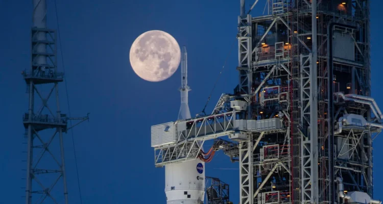 NASA Names Four Astronauts for Upcoming Artemis Mission