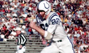 nfl-legend-raymond-berry-dies-at-93-29423 NFL Legend Raymond Berry Dies at 93