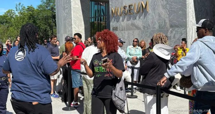 Obama Center Visitors Praise Project as Symbol of 'Black Excellence,' Assert Scandal-Free Legacy Amidst Trump Criticism