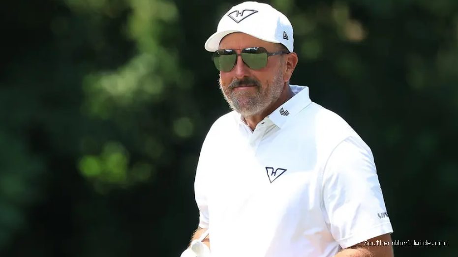 Phil Mickelson Allegedly Sent Nude Photo to Golfer's Ex-Wife