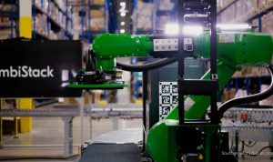 Robots handle package transfers autonomously