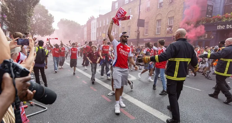 Six Injured in London Amidst Arsenal's Premier League Celebration, 24 Detained