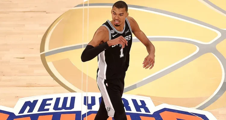 Spurs snap Knicks' 13-game playoff win streak with Game 3 victory behind Victor Wembanyama's 32 points