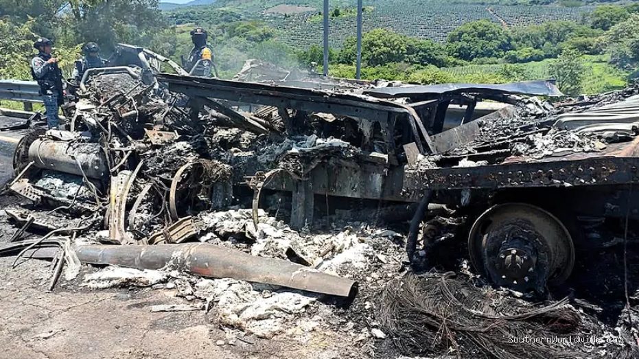 Americans Among 10 Killed in Mexico Highway Pileup