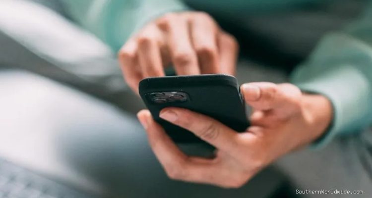 Hi Mom text scams: Recognizing fake emergency texts