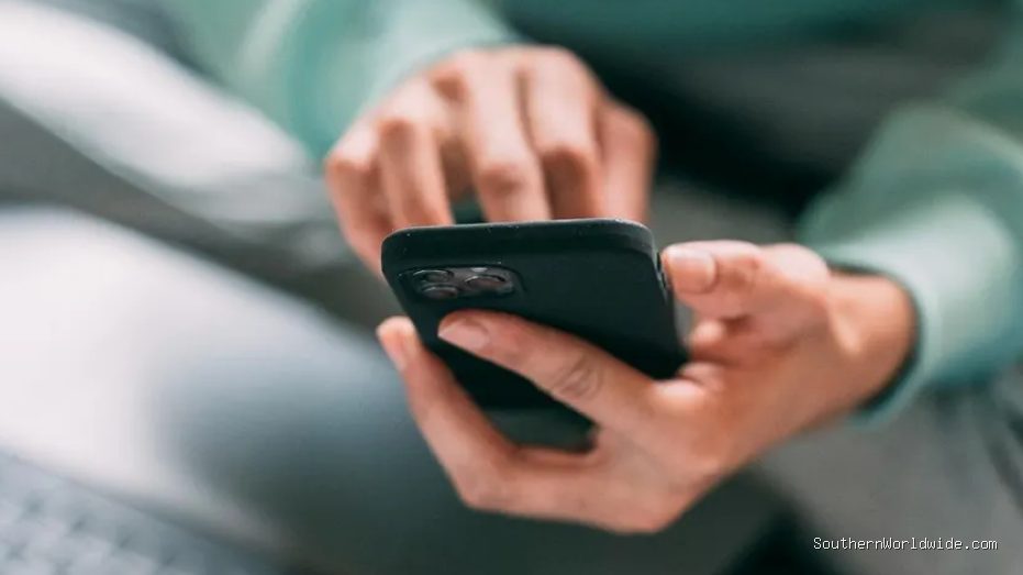 Hi Mom text scams: Recognizing fake emergency texts