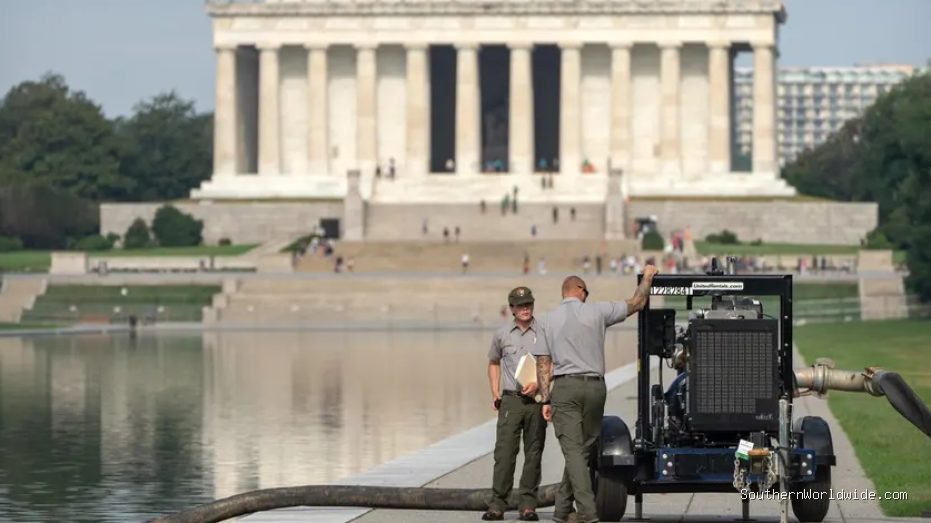 lincoln-memorial-pool-drained-for-trump-administration-repairs-77898 Lincoln Memorial Pool Drained for Trump Administration Repairs