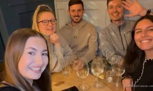 man-channels-grief-over-best-friends-suicide-into-outreach-for-lonely-strangers-26465 Man Channels Grief Over Best Friend's Suicide Into Outreach for Lonely Strangers