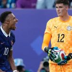 Paraguayan goalkeeper throws ball at Mbappé after World Cup match