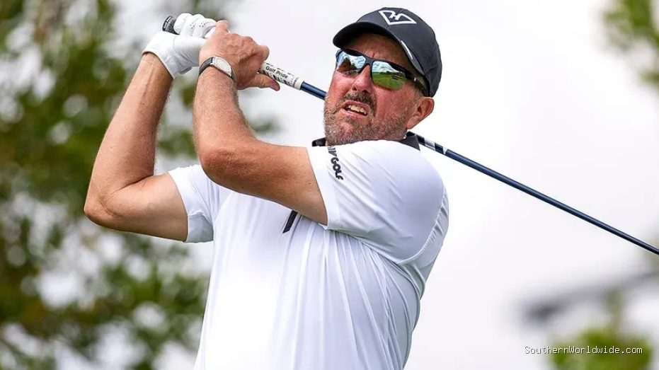 Phil Mickelson's team attacks reporter over 'drive-by shooting' story