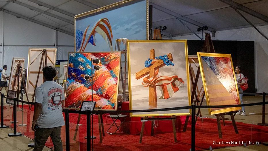 pro-trump-artist-shares-strong-message-on-american-flag-with-massive-painting-13956 Pro-Trump Artist Shares Strong Message on American Flag with Massive Painting