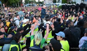 Tens of Thousands Protest Anti-Conservative Laws, Clashing with Police