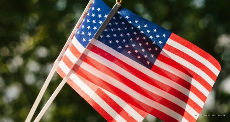 What's Open and Closed on the July Holidays? A Store Operating Guide